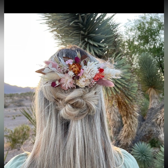 Dried Floral Hairpiece - Picture 4 of 4